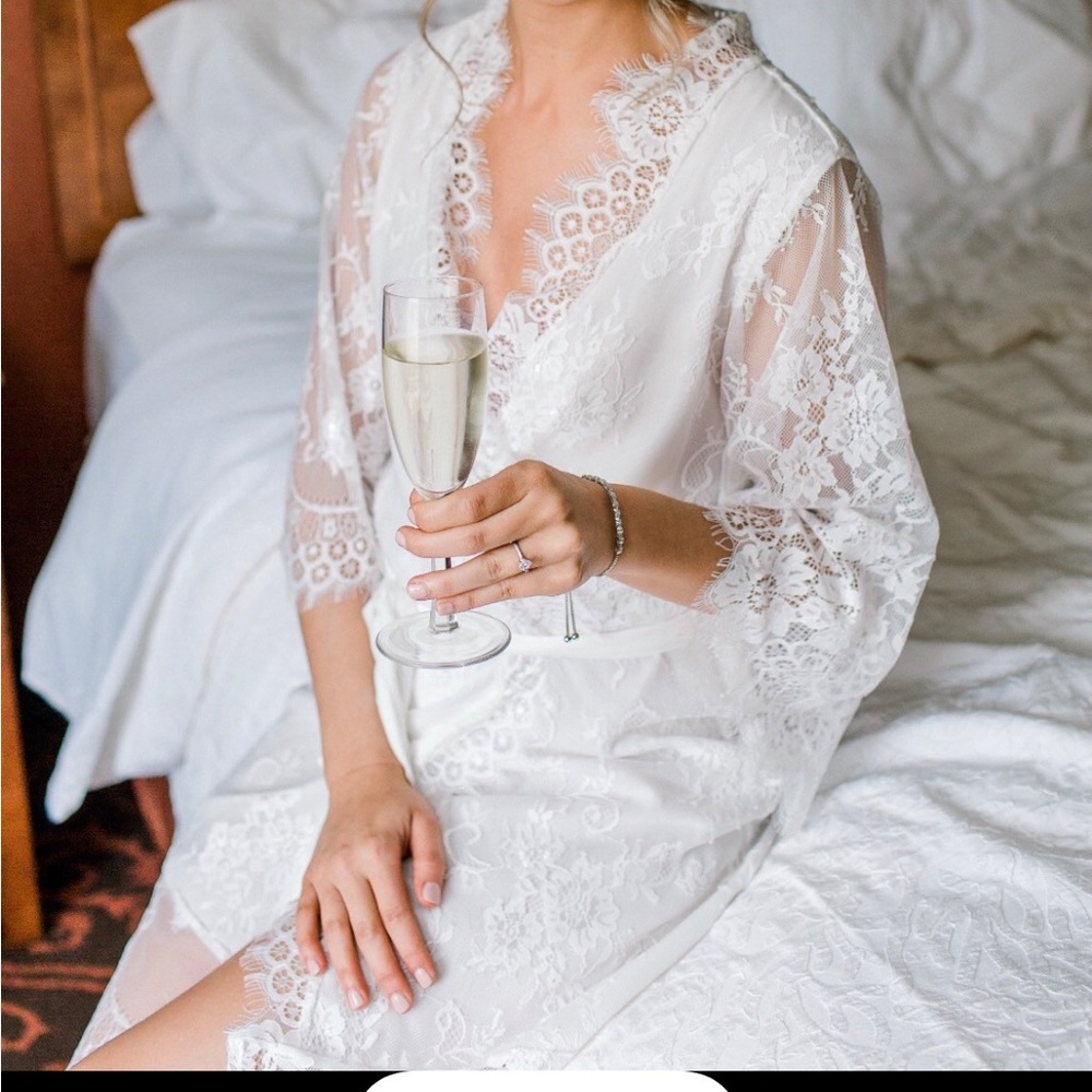 White Lace Bridal Robe - Picture 5 of 8